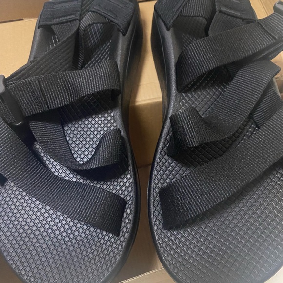Chaco Black Men's Sandals - Picture 1 of 4